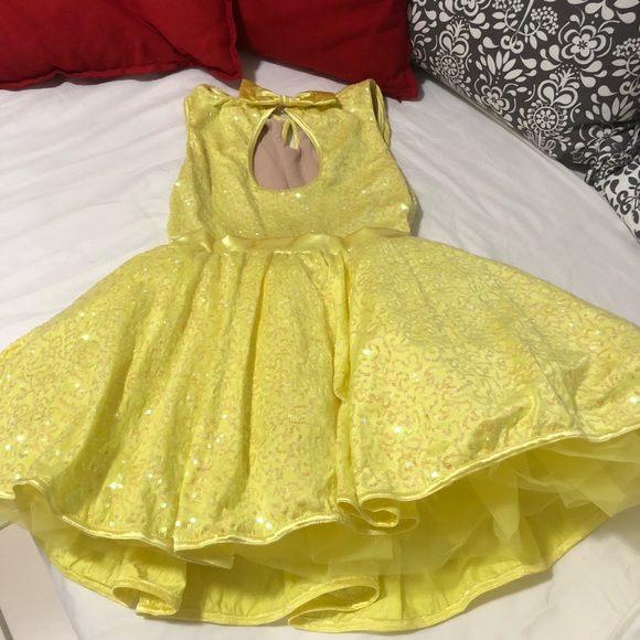 YELLOW DRESS. - Picture 2 of 4